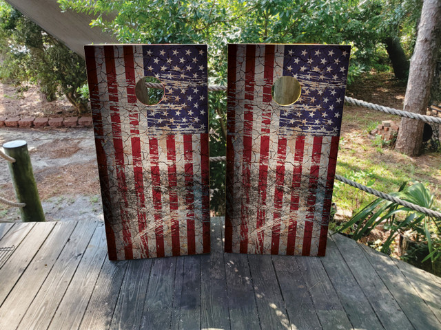 Scratched USA / American Flag Cornhole Set