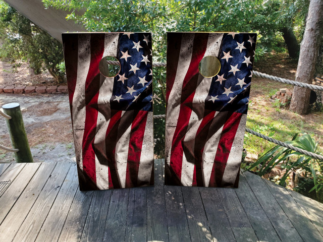 Distressed Waving USA / American Flag Cornhole Set