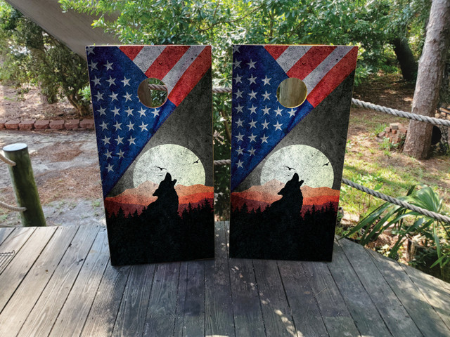 Wolf / USA / American Flag Cornhole Set